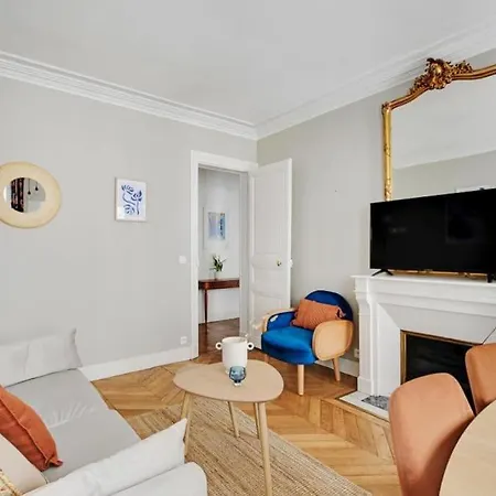 Elegant Parisian Flat - Monceau *