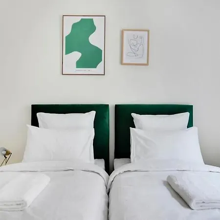 Elegant Parisian Flat - Monceau פריז